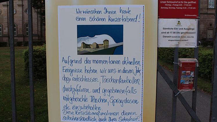 Sicherheitskontrollen  Foto: Evi Seeger