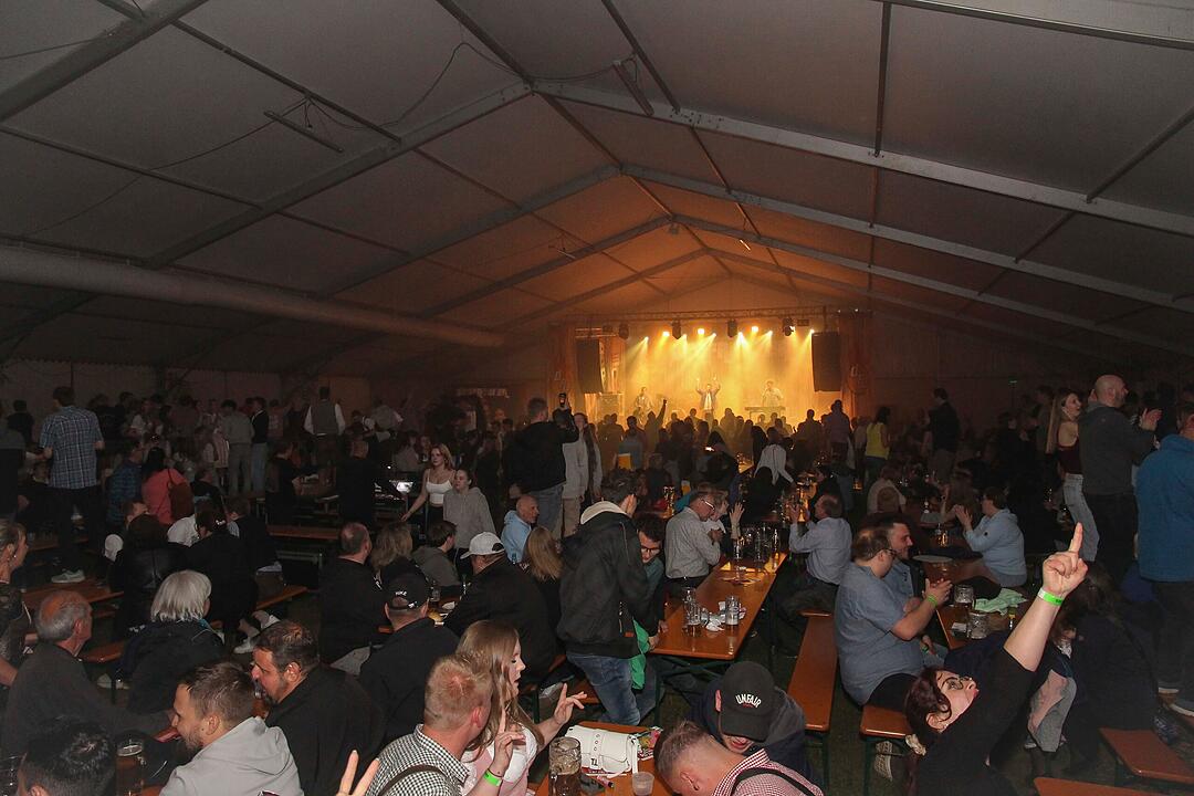 Party mit den DORFROCKERN Party mit den DORFROCKERN
