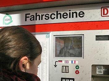 Das Tarifsystem müsste umgestellt werden, und neue Fahrkartenautomaten sind erforderlich. Die Kosten dafür müssten Stadt und Landkreis übernehmen und auch die durch den Beitritt bedingten Verluste der Verkehrsbetriebe ausgleichen. Foto: Barbara Herbst /CT-Archiv