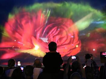 Die Brunnenshow im Rosengarten begeistert Klein und Groß, leider gibt es bislang aber keinen festen Turnus bei den Zeiten. Foto: Ralf Ruppert