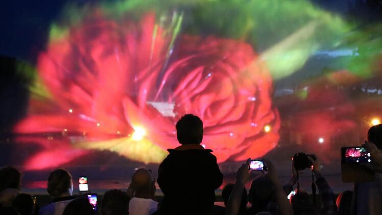 Die Brunnenshow im Rosengarten begeistert Klein und Groß, leider gibt es bislang aber keinen festen Turnus bei den Zeiten. Foto: Ralf Ruppert
