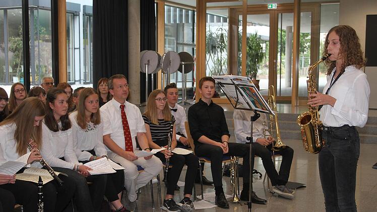 Valerie Beßlein überzeugte mit einem sehr bekannten Werk: Sie hatte sich das Brandenburgische Konzert von Johann Sebastian Bach ausgesucht und spielte es, auf dem Saxophon.Sonny Adam