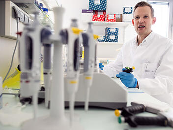 Direktor des Instituts Virologie der Uniklinik Bonn
