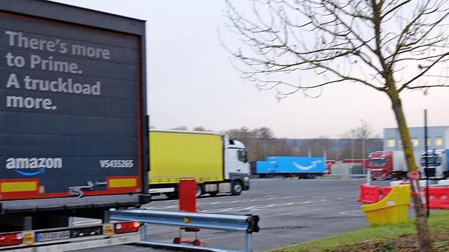 Brummis ohne Ende: Droht dem Gewerbegebiet in Neuses der Verkehrsinfarkt?  Foto: Nikolas Pelke