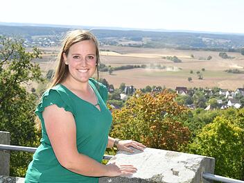 Von der Altenburg aus in Bamberg hat Verena Scheer einen Teil des Landkreises im Blick. Foto: Ronald Rinklef