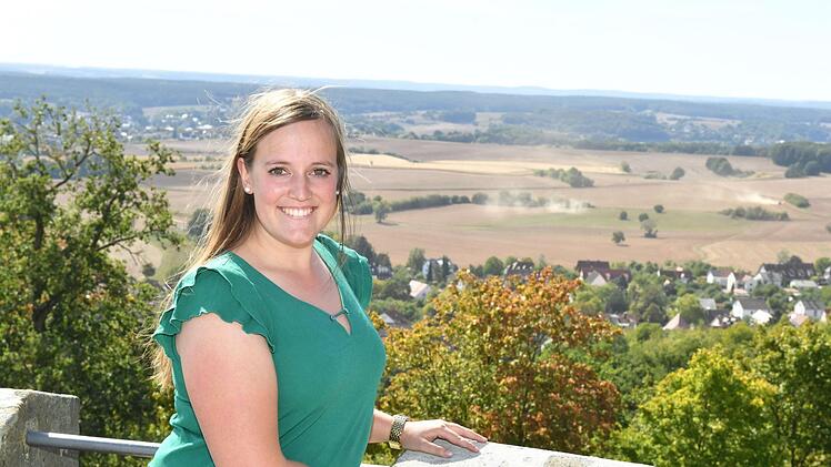 Von der Altenburg aus in Bamberg hat Verena Scheer einen Teil des Landkreises im Blick. Foto: Ronald Rinklef
