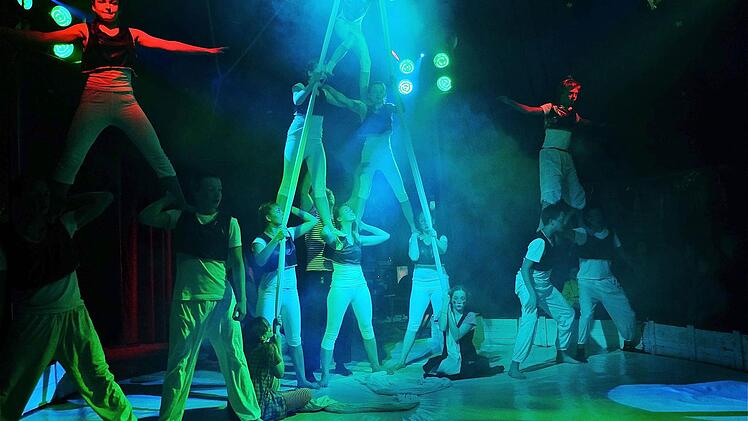 Abschluss-Show im Circus Luna nach dem Pfingstcamp  Foto: Gerd Schaar