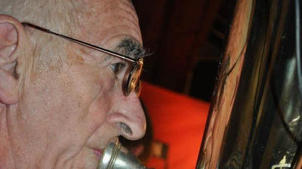 Ibind-5Immer im Rhythmus: Dieter Maisch mit der Tuba