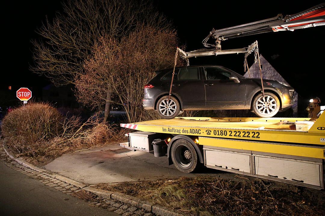 Verfolgungsjagd auf A9 endet in Vorgarten