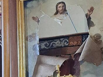 Altarbild in Ansbach zerst&ouml;rt