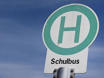 Forchheim: Verkehrsunfall zwischen Fahrsch&uuml;lerin und Schulbusfahrer