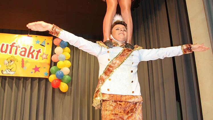 Hannah Eichmann und Anton Gomer begleiten die Faschingsgesellschaft durch die närrische Zeit.  1