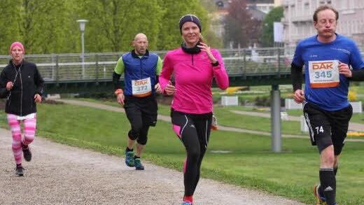 Silvia Zänglein (2. von rechts / FC Eltingshausen) wurde Zweite der Gesamtwertung vor Korinna Lerch (links / TV DJK Hammelburg).