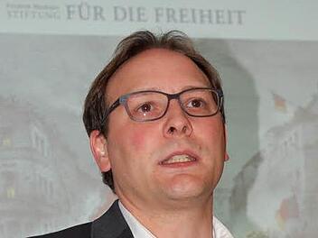 Was liberale Politik will? Das erklärte Karsten Klein in Kösten. Die Freiheit - wie im Hintergrund zu lesen - ist ein zentrales Ziel.  Foto: Andreas Welz