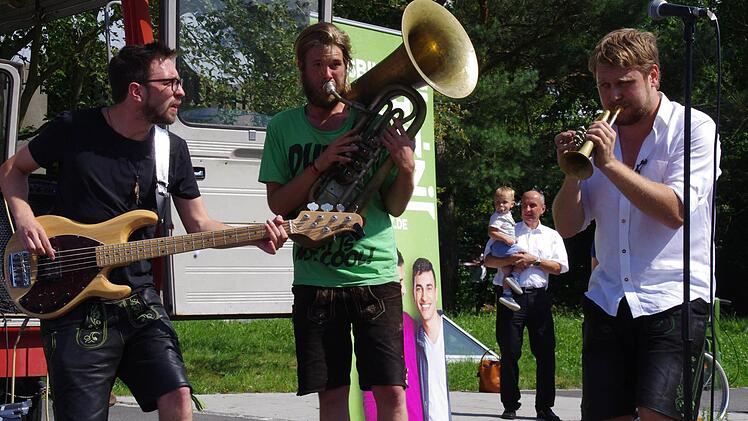 "LaBrassBanda" rockten in Kronach. Foto: Marco Meißner