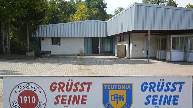 Ein Platz, zwei Vereine: Der ASV Gaustadt und die DJK Teutonia Gaustadt begr&uuml;&szlig;en ihre G&auml;ste im Sportzentrum und freuen sich auf das morgige Derby.  Foto: Michael Pauly