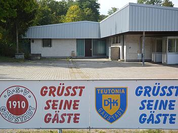 Ein Platz, zwei Vereine: Der ASV Gaustadt und die DJK Teutonia Gaustadt begrüßen ihre Gäste im Sportzentrum und freuen sich auf das morgige Derby.  Foto: Michael Pauly
