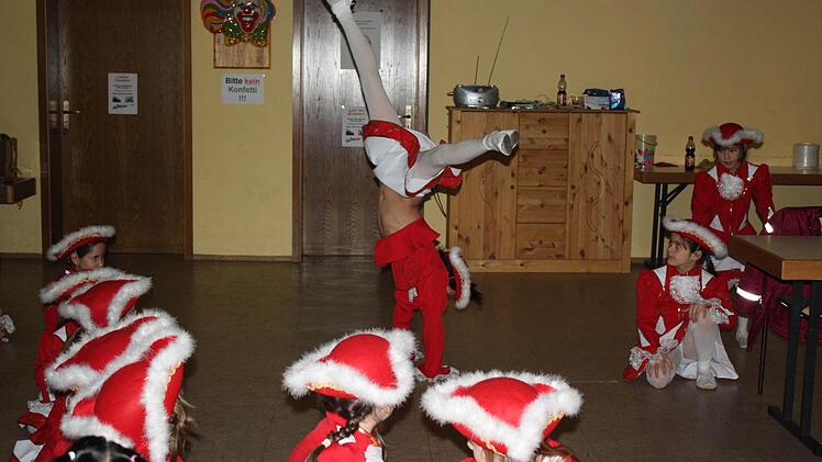 Die Garde zeigte Kunststücke.