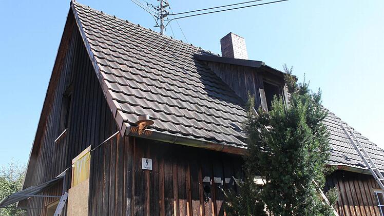 In diesem Haus in Rügheim entstand am Freitag durch einen Brand Schaden von 50.000 Euro. Foto: Dominik Schreiner