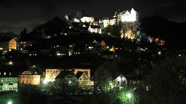 Ein Blick auf die von Kunststudenten installierte Beleuchtung der Burg Egloffstein im vergangenen Jahr.  Foto: Reinhard Löwisch