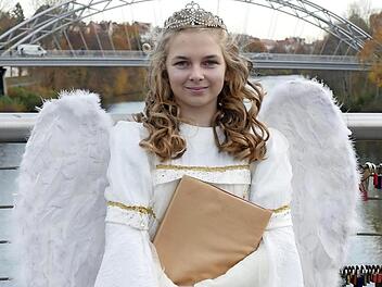 Yasmin Ziegler aus Trosdorf war das Bamberger Christkind 2018. Foto: Bernd Oelsner