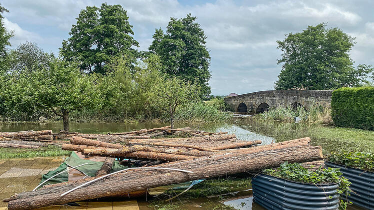 Adelsdorf: Nach Hochwasser - Anwohnerin berichtet vom Horror-Samstag