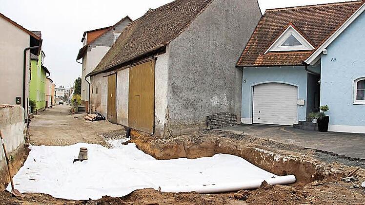 Die Ringstraße in Höchstadt ist seit Wochen eine Großbaustelle.  Fotos: Andreas Dorsch