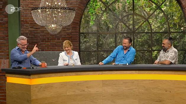 Ein fliegender Storch sorgte in der Freitagsausgabe f&uuml;r freudige Gesichter bei "Bares f&uuml;r Rares".