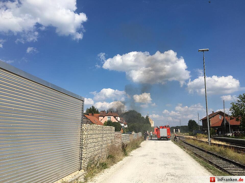 Hoher Sachschaden bei Dachstuhlbrand in Cadolzburg