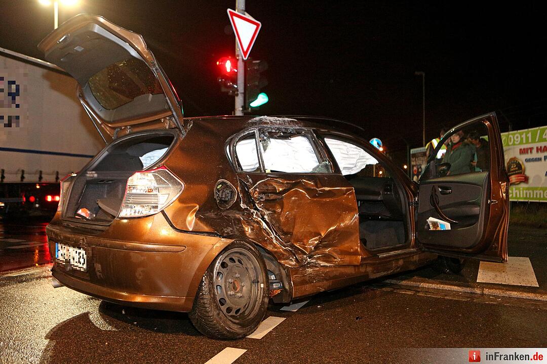 Berliner Ring in Bamberg: Pkw kollidiert mit Lkw