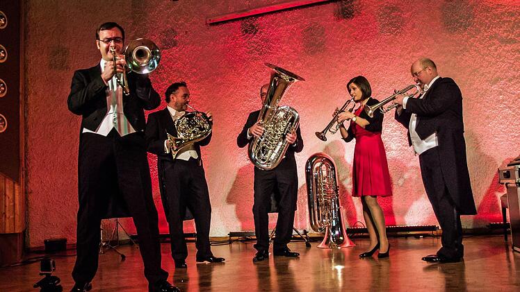 Neujahrskonzert: Das Blechbläserquintett Harmonic gastierte im Rathaussaal Rödental. Foto: Jochen Berger