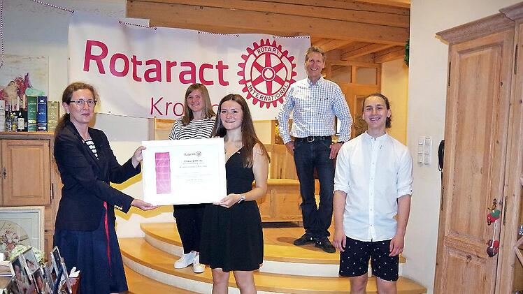 RC-Pr&auml;sidentin Dr. Kerstin Sperschneider, Sekret&auml;rin Emily M&uuml;ller, Rotaract-Gr&uuml;ndungspr&auml;sidentin Sophia Wagner, Gr&uuml;ndungsbeauftragter Jens Schick und Vizepr&auml;sident Jacob Schick (von links)