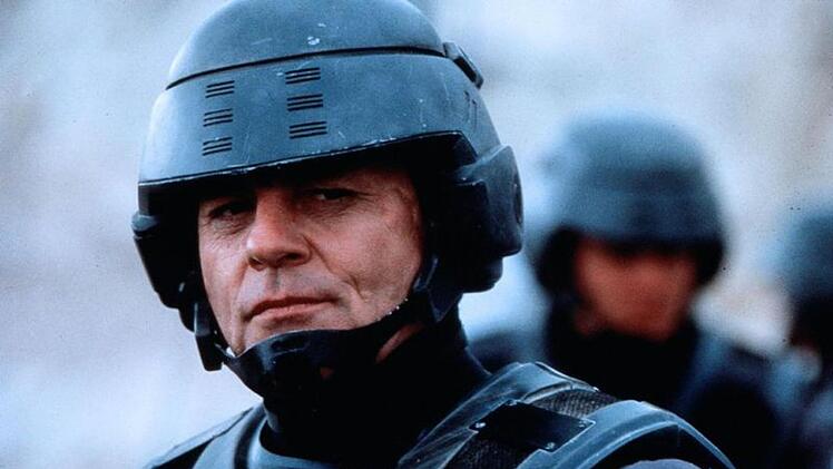 Michael Ironside spielte in "Starship Troopers" den verstümmelten Veteran, Lehrer und Ausbilder Lieutenant Jean Rasczak.