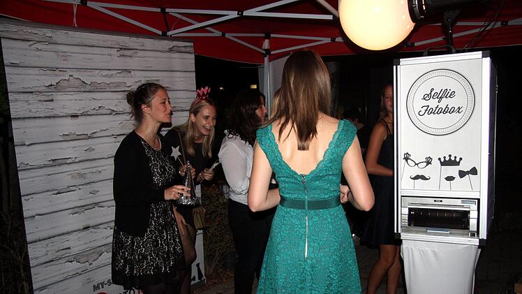 Die Selfie-Fotobox brachte viel Spaß.   Foto: Richard Sänger