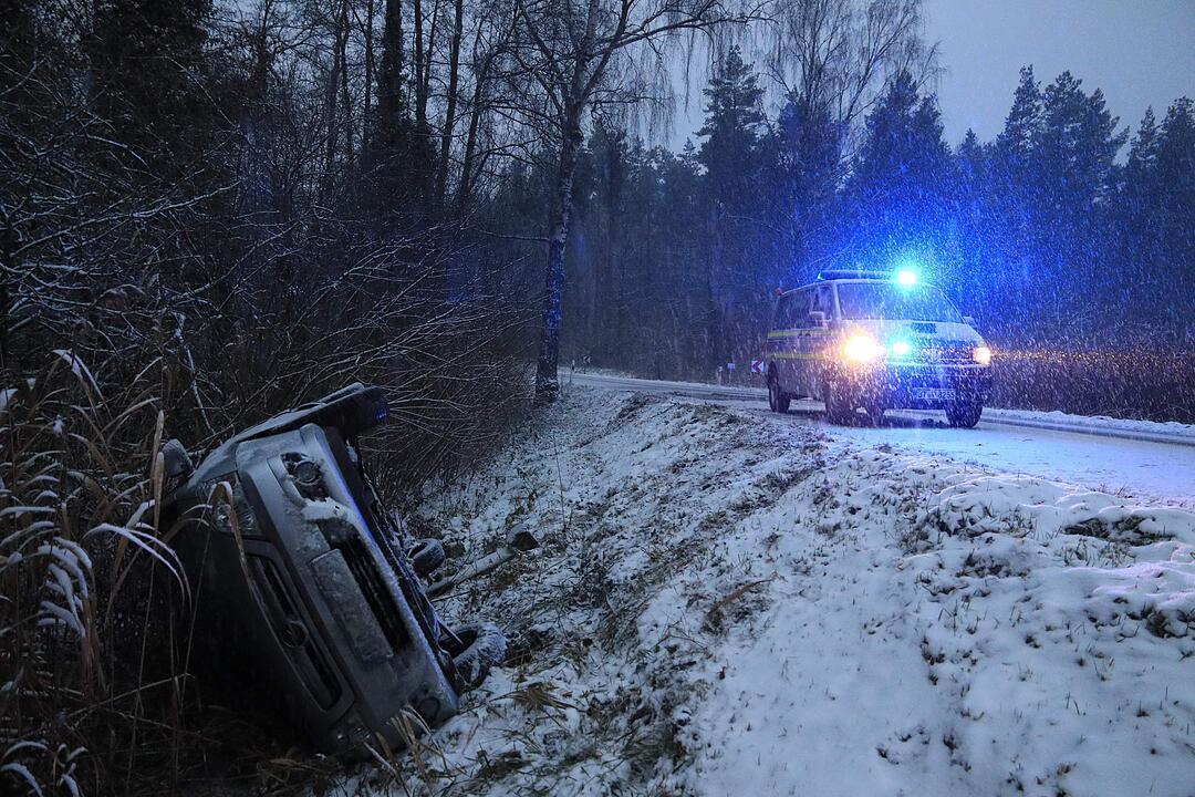 Straßen Oberfrankens werden nach starkem Schneefall zu Rutschpisten