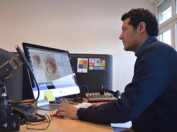 Carlos Mat&iacute;as Collado G&oacute;mez  kam &uuml;ber Nicaragua nach Coburg und k&uuml;mmert sich um die Organisation  bei Kosys.Rainer Lutz