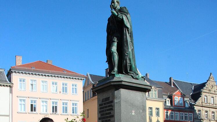OB Dominik Sauerteig (links) mit Thomas Egger auf dem Coburger WochenmarktOliver Schmidt