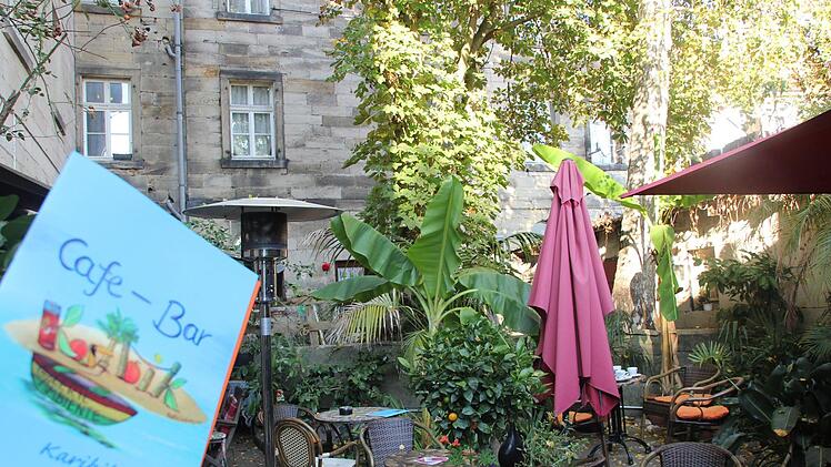Auf dem Bild ist der  Innenhof der Cafe-Bar Karibik leer. Bei Außenkonzerten aber ist  oft viel los. Der Lärmpegel stört dann einige Nachbarn. Foto: Andreas Schmitt