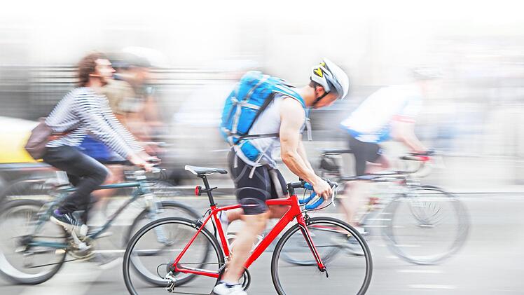 Lässt sich Radfahren sicher gestalten? Und wenn ja, wie? Wir haben Experten um Rat gefragt. Foto: Adobe Stock