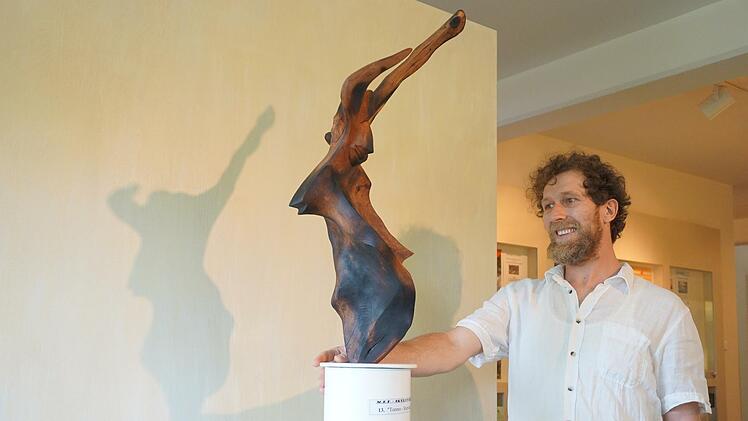 Elias Frisch und sein "Torero-Stiertanz". Foto: Marion Eckert