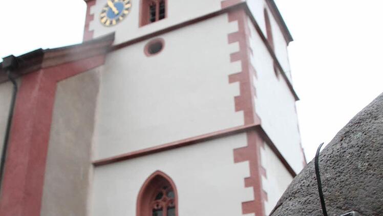 St. Bartholomäus in Motten. Der historische Kirchturm bleibt erhalten. Foto: Ulrike Müller