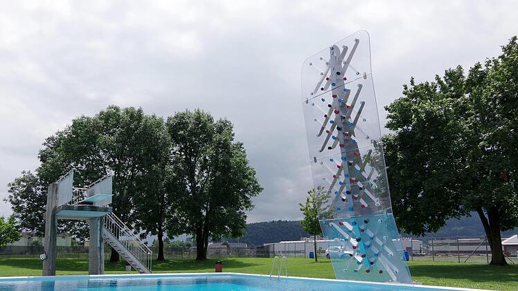 Waterclimbing - ab der n&auml;chsten Saison die neue Attraktion im Kulmbacher Freibad. Foto: HSB Germany