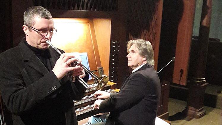 Regionalkantor Peter Rottmann spielte an der Klais-Orgel der Stadtpfarrkirche Maria Magdalena in Münnerstadt zusammen mit Trompeter Jürgen Weyer.Hartmut Hessel