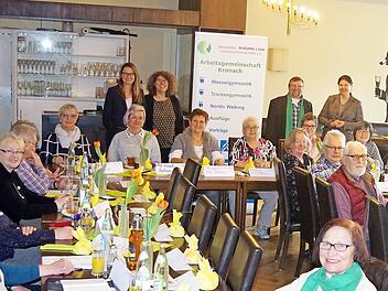 Die Arge Kronach war am Mittwoch Gastgeberin für das diesjährige Regionaltreffen der Deutschen Rheuma-Liga. Kronachs Zweite Bürgermeisterin Angela Hofmann (hinten rechts) hieß die Delegierten aus den Arbeitsgemeinschaften in der Kreisstadt willkommen.  Foto: Heike Schülein