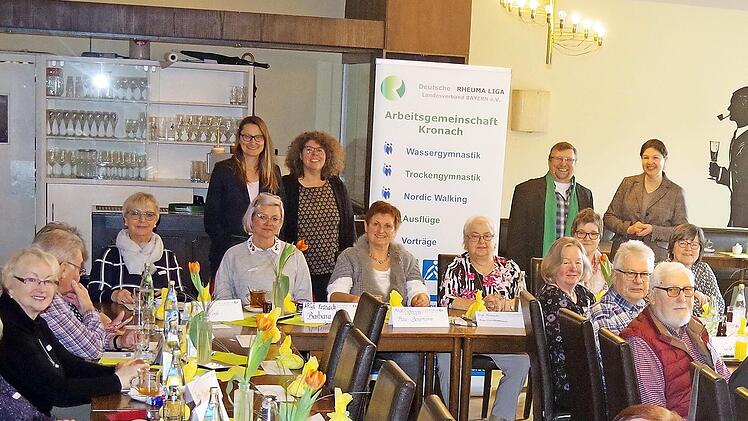 Die Arge Kronach war am Mittwoch Gastgeberin für das diesjährige Regionaltreffen der Deutschen Rheuma-Liga. Kronachs Zweite Bürgermeisterin Angela Hofmann (hinten rechts) hieß die Delegierten aus den Arbeitsgemeinschaften in der Kreisstadt willkommen.  Foto: Heike Schülein