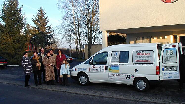 Ab 2003 konnte die Gemeinde ein werbefinanziertes Fahrzeug für einige Jahre nutzen. Foto: Archiv/Stefan Geiger