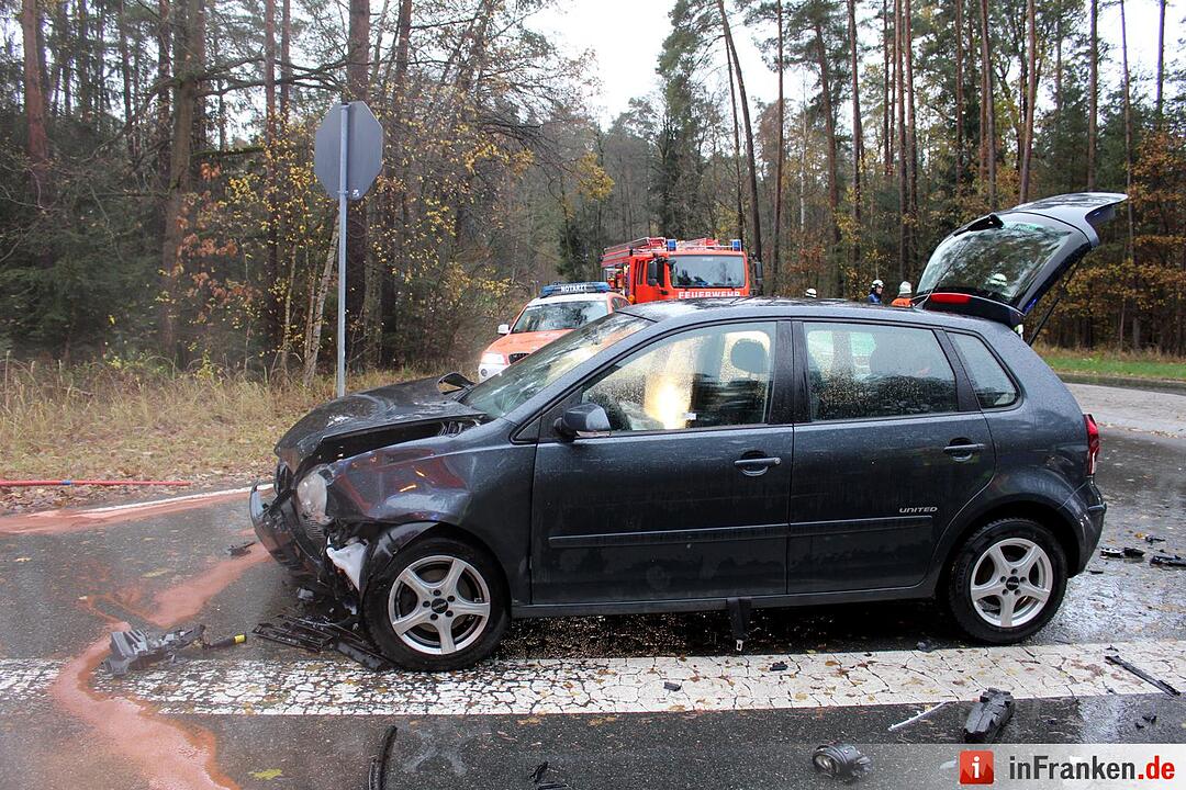 Kreis Fürth: Zwei Autos kollidieren bei Cadolzburg
