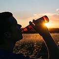 Ein kühles Bier schmeckt bei  körperlicher Ertüchtigung einfach am Besten z.B. auf dem Fünf-Seidla-Steig. Foto: stocksnap/pixabay.com