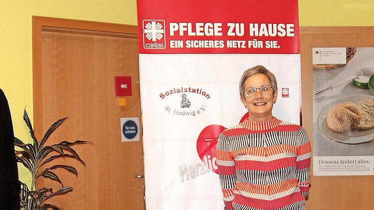 Bürgermeister Ziegler mit Christl Langjahr und Sabine Paeth (von links)