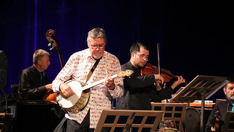 Die Frankfurt Swing All Stars standen zum ersten Mal mit dem Bad Kissinger Kurorchester auf der Bühne. Foto: Ralf Ruppert